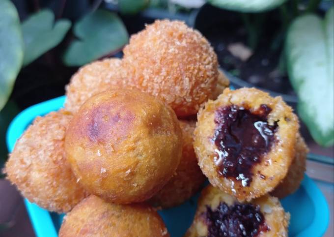 Resep Bola Ubi Cokelat Manis Oleh Widarti Cookpad