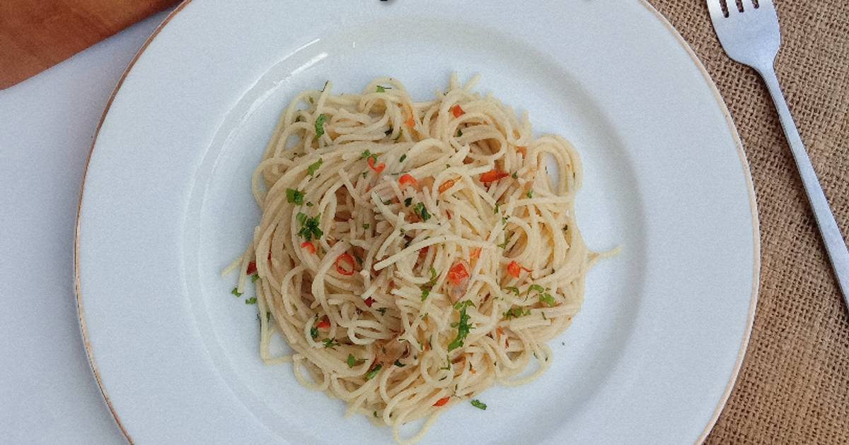 Resep Spaghetti Aglio Olio Peperoncino Oleh Evis Dewi Sarwendah Cookpad