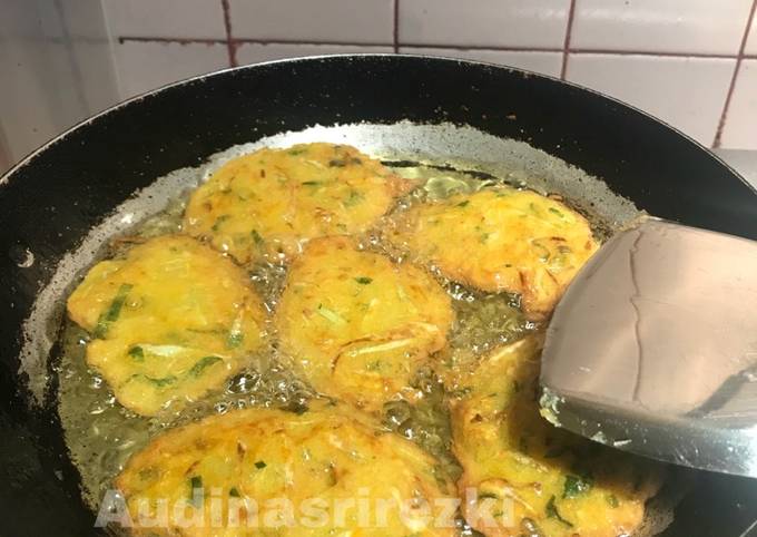 Resep Bakwan Sayur Simple Oleh Audina Sri R Cookpad