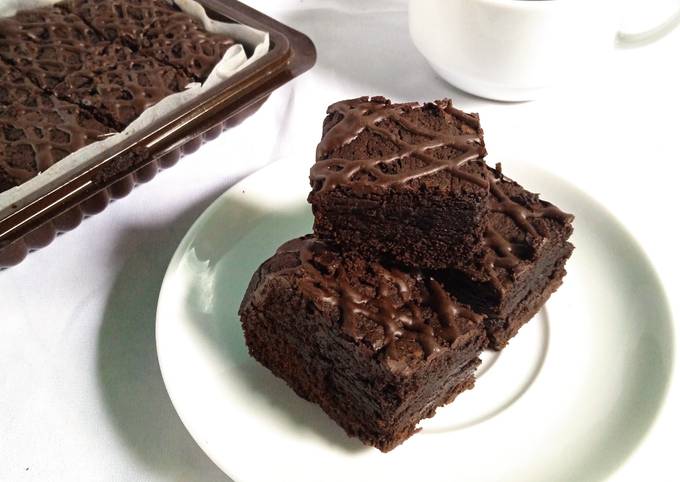 Resep Fudgy Brownies Glowing Tanpa Mixer Oleh Wati Wartini Cookpad