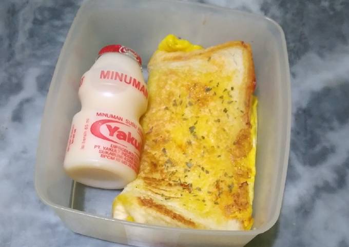 Resep Roti Bakar Isi Telur Dadar Oleh Khadijah Santiana Cookpad