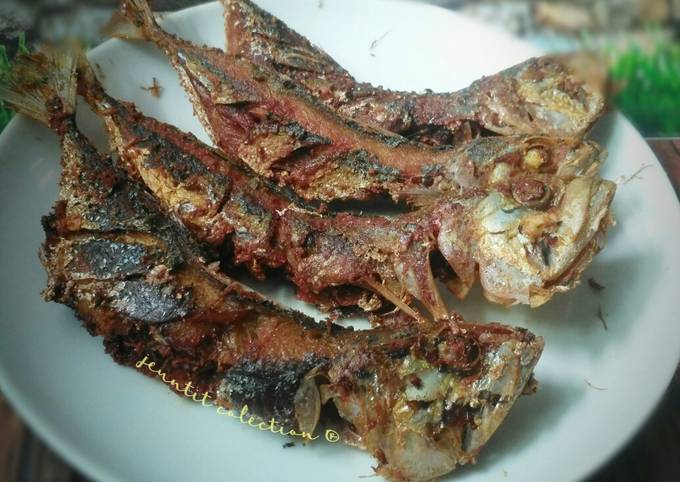 Resep Ikan Kembung Goreng Garing Oleh BU YUSUF Cookpad