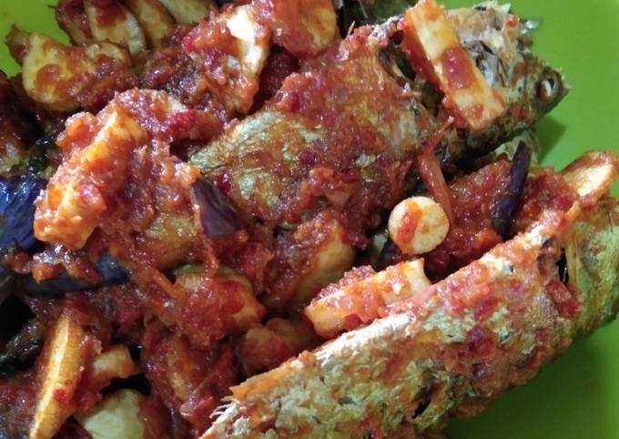 Resep Ikan Kembung Balado Campur Terong Dan Singkong Oleh Ana Syofia