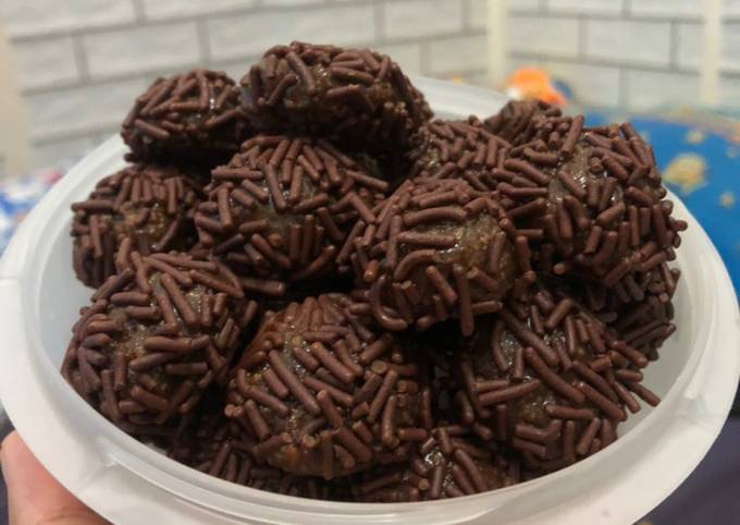 Resep Bola Coklat Marie Regal Oleh Tiara Sutari Cookpad