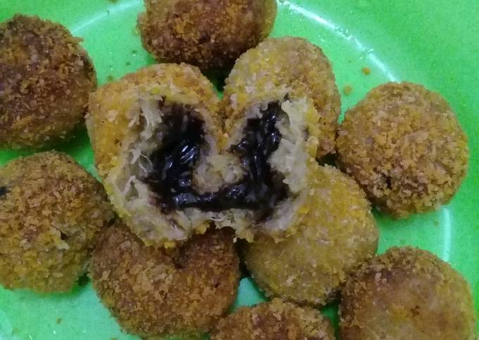 Resep Bola Bola Pisang Coklat Lumer Oleh Dapur Podjok Cookpad