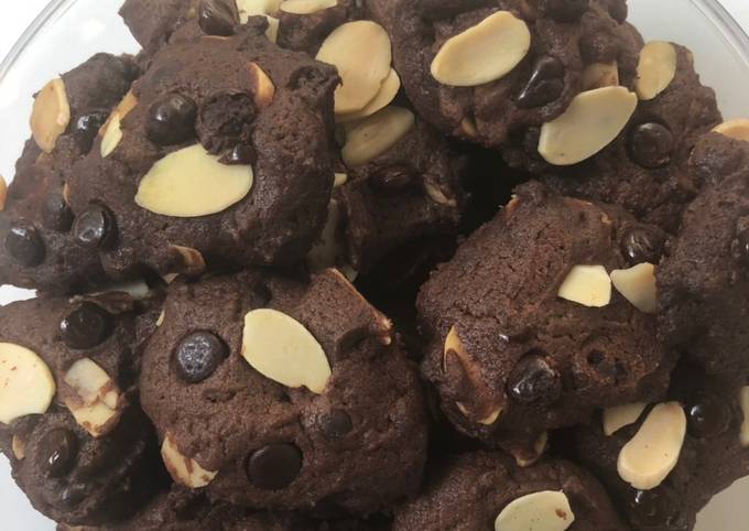 Resep Choco Chip Almond Oleh Ayichank Cookpad