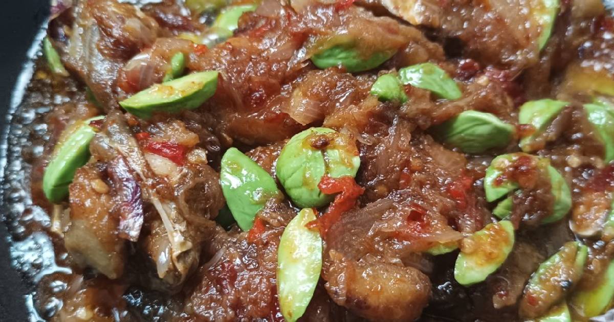 Resep Sambal Pete Ikan Cucut Asap Oleh Yunias Indah Wijianti Cookpad