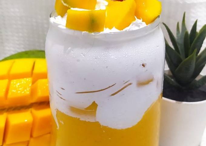 Resep Smoothies Manggo With Whipped Cream Homemade Oleh Citra Amalia