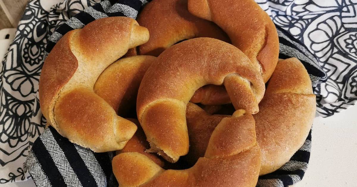 Teljes kiőrlésű vajas kifli Annamaria Fejei Kovacs receptje Cookpad