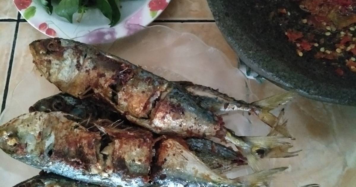 Resep Ikan Kembung Goreng Garing Oleh Wuland Rahimaha Cookpad