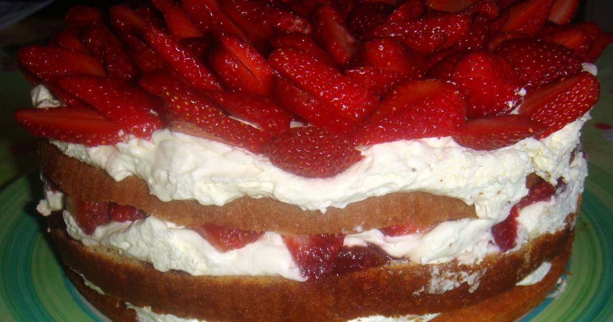 Genoise Con Chantilly Y Frutillas Receta De Norali Cookpad