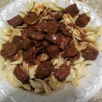 beef tips in mushroom sauce Recipe by Sarah Holtet - Cookpad