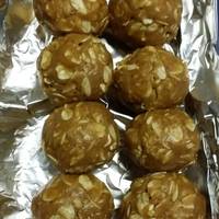 No bake peanut butter & oat dog treats