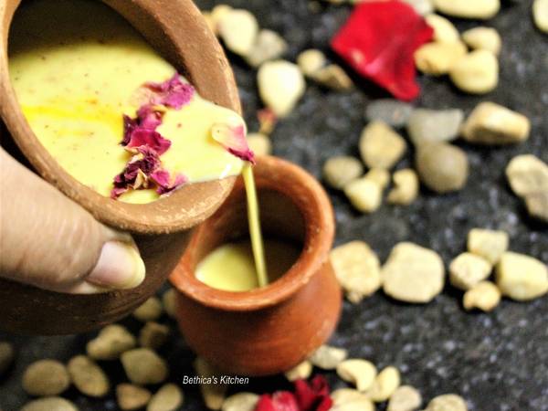 Thandai Lassi