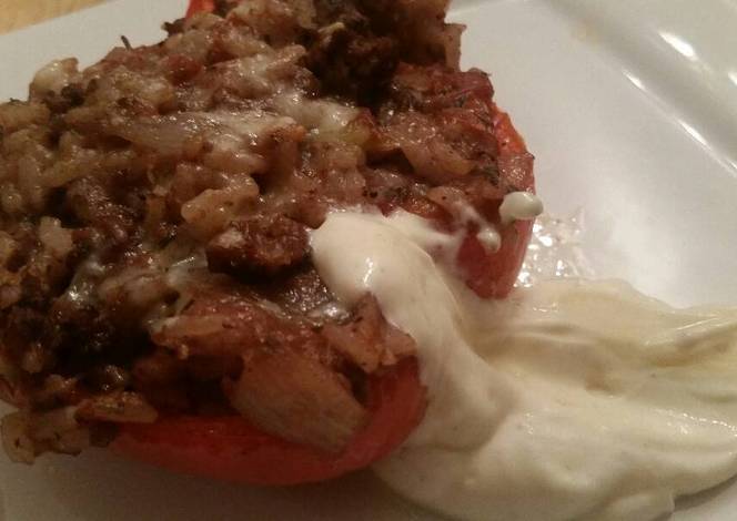 Resep Beef & Tomato Stuffed Peppers w/ Yogurt Sauce