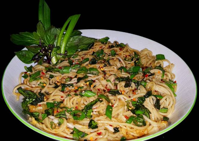 Resep Mike's Extreme Garlic Thai Ramen Noodles Resep Mike's Extreme Garlic Thai Ramen Noodles