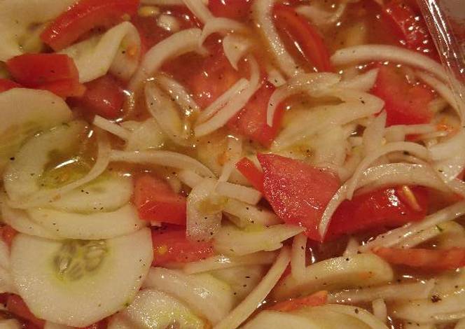 Resep Tomato, cucumber and onion salad Resep Tomato, cucumber and onion salad
