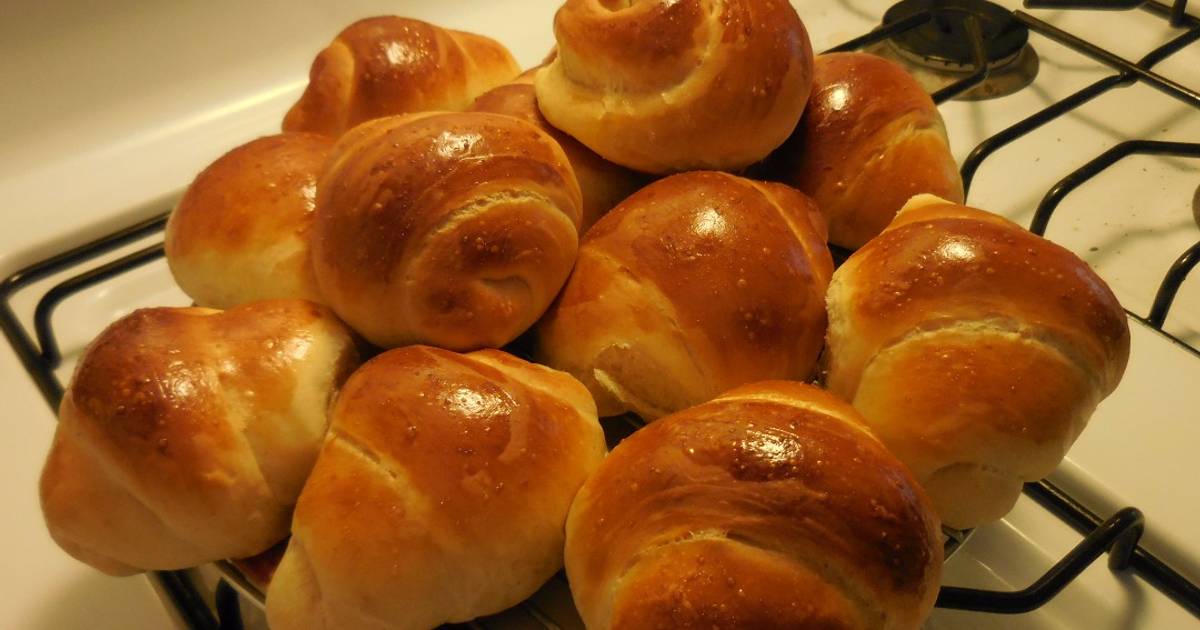 Almond milk dinner roll bread with homemade sourdough Recipe by Nana