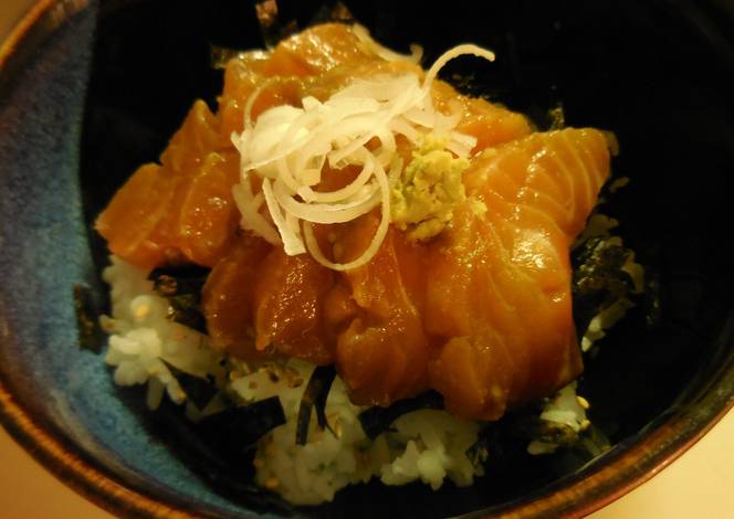 Resep Salmon Donburi (Salmon rice bowl)