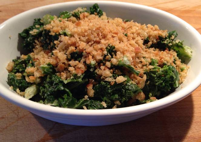 Resep Curly Kale with Cream and Crispy Breadcrumbs