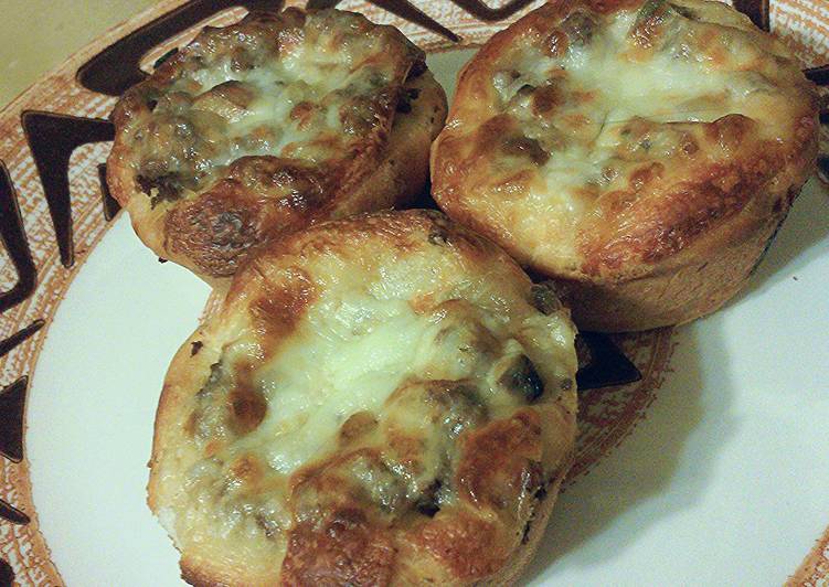 Philly Cheesesteak Bowls Recipe by StephieCanCook - Cookpad