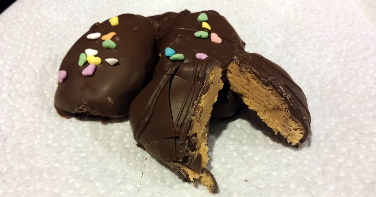 Peanut butter chocolate eggs Recipe by alivia.eyre - Cookpad