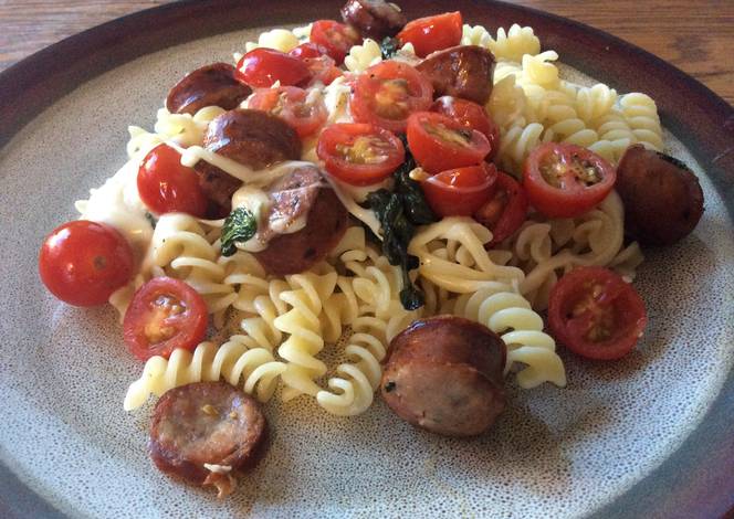 Resep Caprese Pasta with Sausage