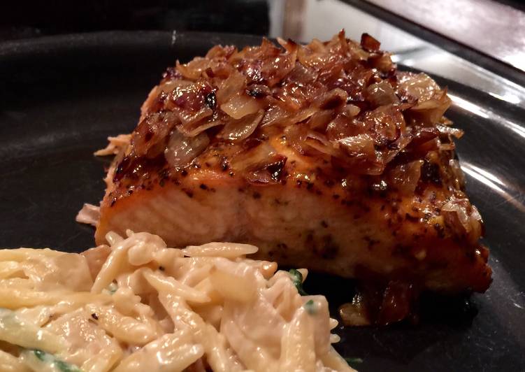 Baked Salmon with Caramelized Onions Recipe by vinac - Cookpad