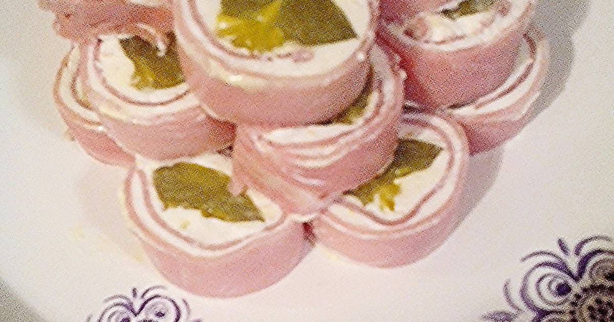 Ham and Pickle Pinwheels Recipe by StephieCanCook Cookpad