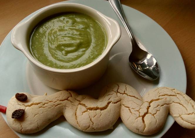 Resep Vickys Halloween Green Slime Soup (Green Vegetable)