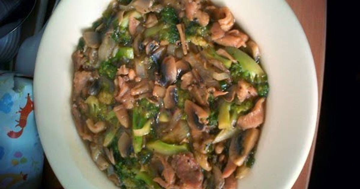Broccoli Mushroom with Oyster Sauce Recipe by nenineon Cookpad