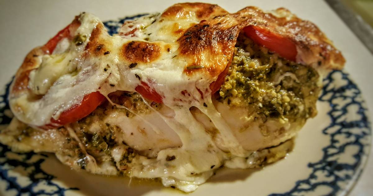 Pesto, Tomato, & Mozzarella Baked Chicken Recipe by Julie T. Cookpad