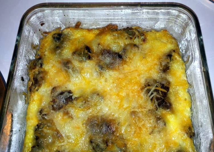 Easy Breakfast Casserole Recipe by MsFNH - Cookpad