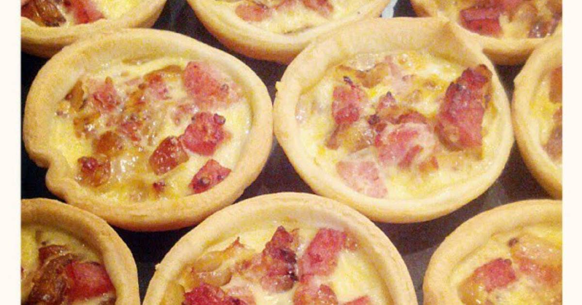 Caramelized onion & bacon mini quiche Recipe by Jeek - Cookpad