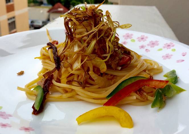 Resep Tuna Spaghetti with SunDried Tomato and Leeks