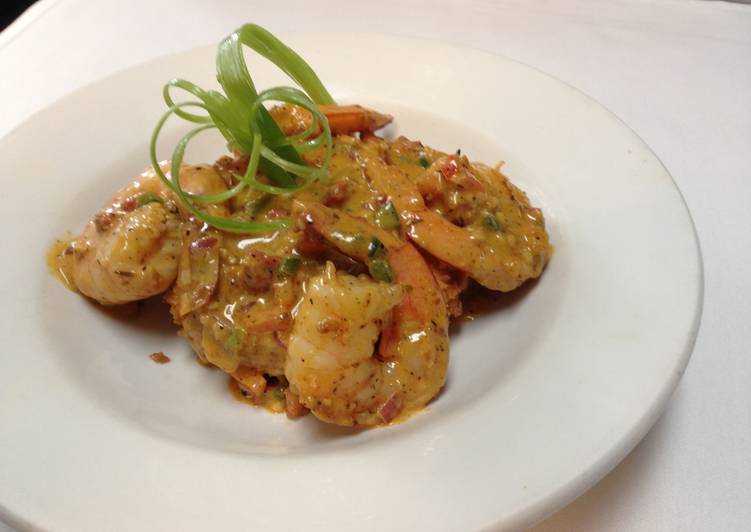 shrimp and grits with chorizo cream sauce Recipe by Jose Hernandez