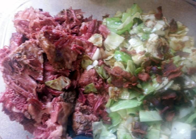 Corned beef and fried cabbage with bacon Recipe by cdkaleczyc Cookpad