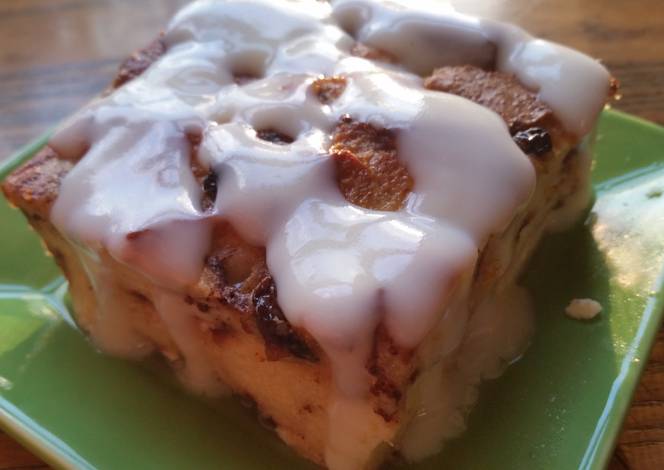 Resep Bread Pudding with Rum Sauce