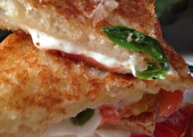 Resep Caprese Grilled Cheese Sandwich