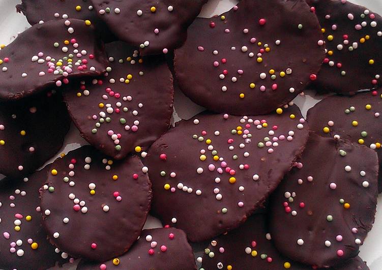 chocolate coated crisps