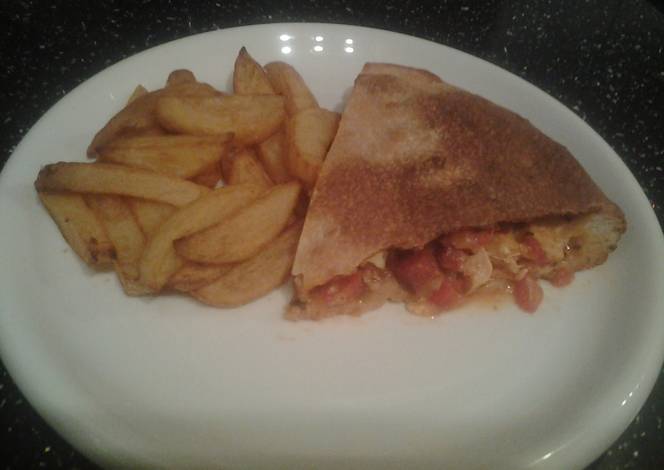 Resep Chicken & Choritzo Calzone Resep Chicken & Choritzo Calzone