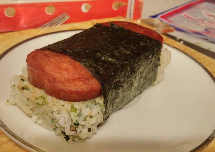 Teriyaki spam musubi Recipe by nelly_chef808 Cookpad