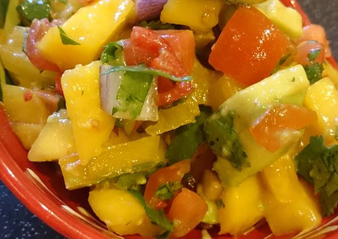 Resep Avocado and mango salsa! Resep Avocado and mango salsa!
