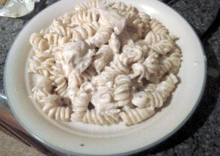 Garlic Chicken Rotini Alfredo Recipe by charo.dely Cookpad
