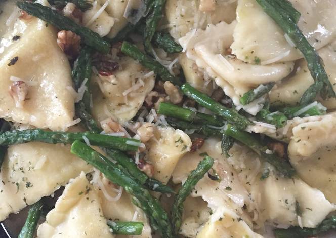 Resep Ravioli With Sautéed Asparagus And Walnuts Resep Ravioli With Sautéed Asparagus And Walnuts