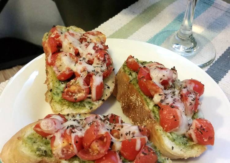 Pesto Bruschetta Recipe by Nessa620 Cookpad