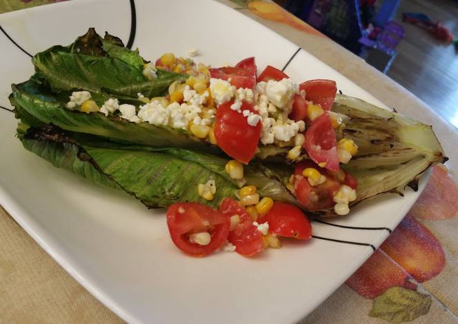 Resep Grilled Hearts of Romaine with Tomato and Corn