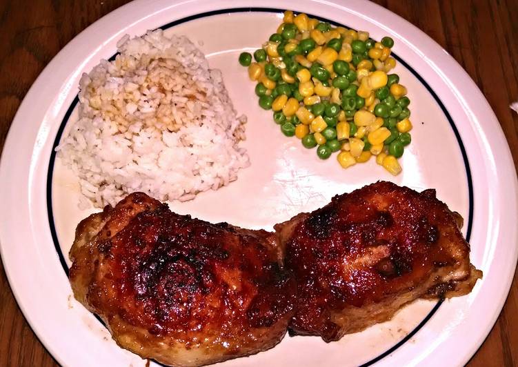 caramelized chicken thighs Recipe by Sarah M. Holtet Cookpad