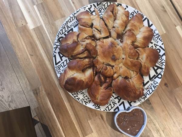 Easterbake Nutella rose bread