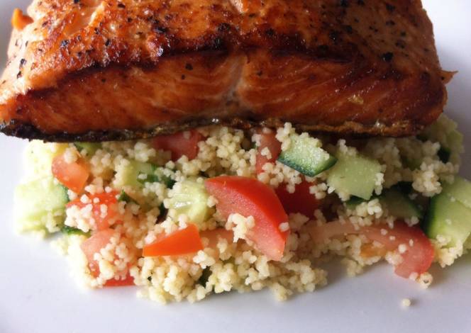 Resep Fried Salmon in Couscous Salad